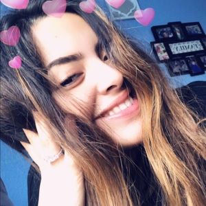 Meet your Posher, Kira